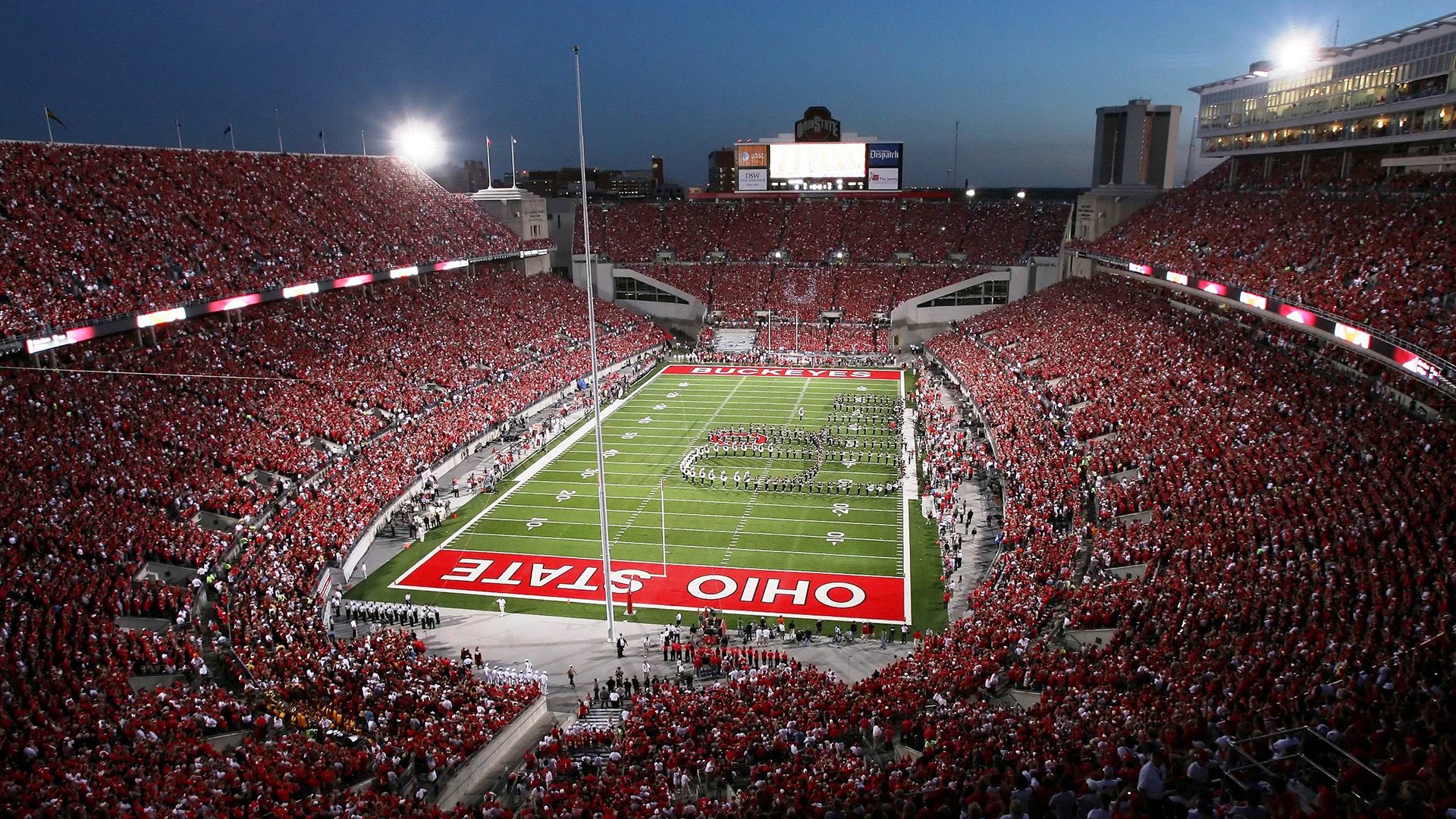 巨星联手:詹姆斯和库里的巅峰对决!,想看詹姆斯和库里一起打球